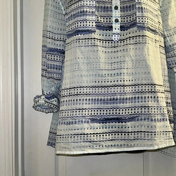 Ocean + Coast Beautiful Sheer Blouse - Picture 4 of 8